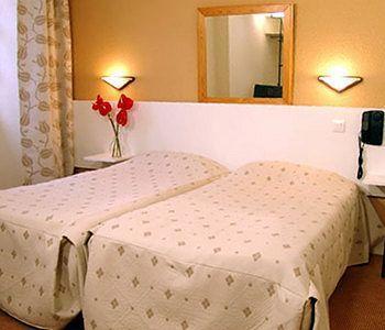 Hotel Theatre 2*